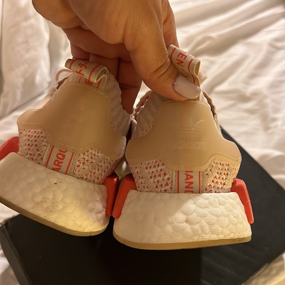 Adidas NMD_R2 W size 6 - Picture 4 of 8